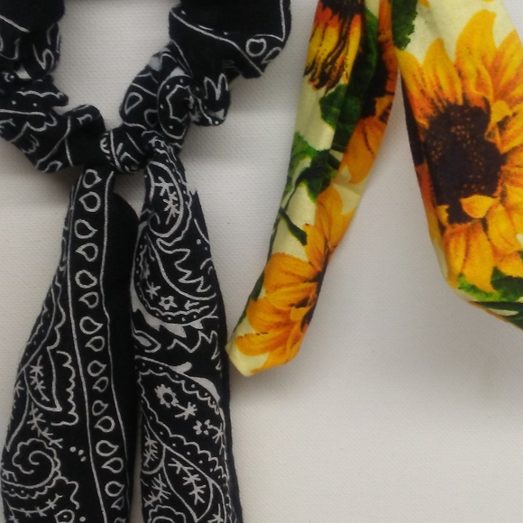 HANDMADE BOW SCRUNCHIE! - Picture 3 of 8